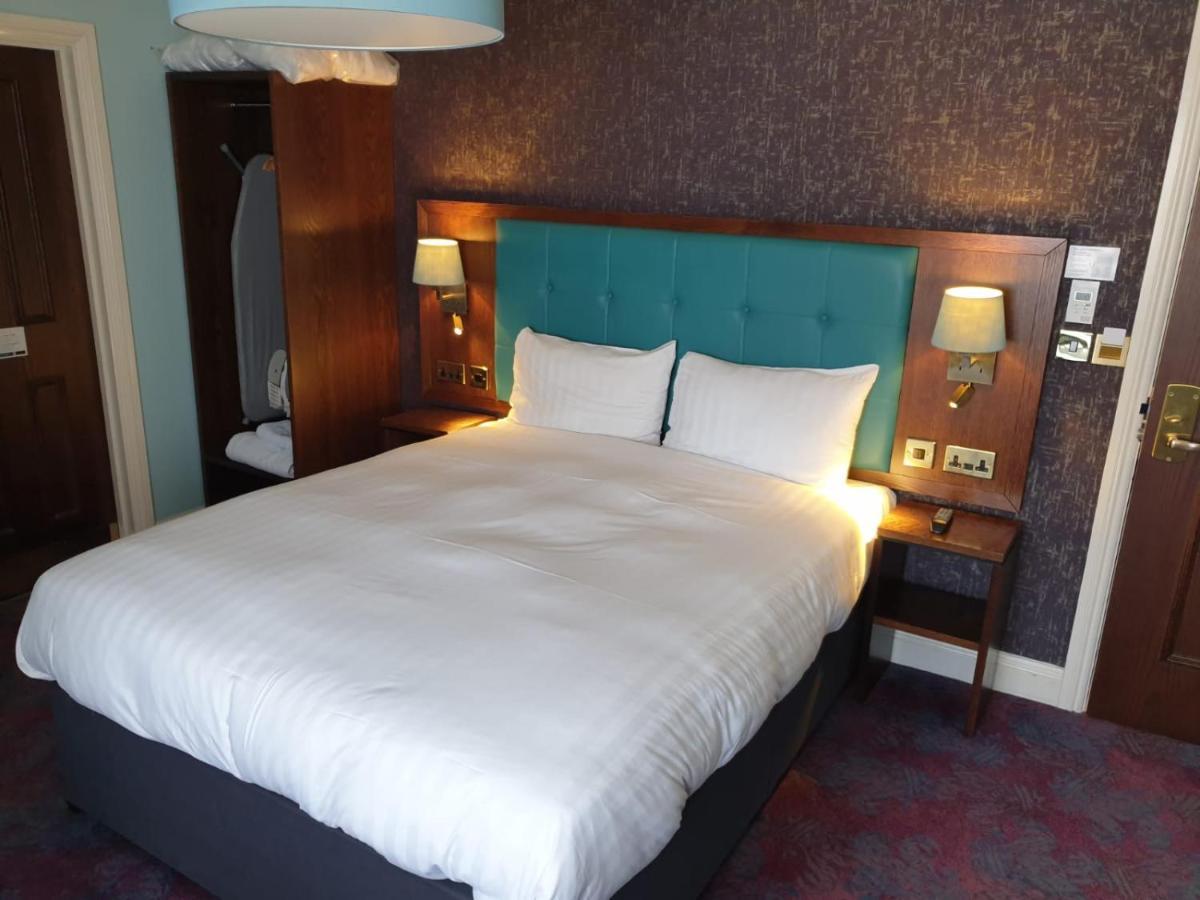 فندق The Queen'S Head Wetherspoon تافيستوك المظهر الخارجي الصورة